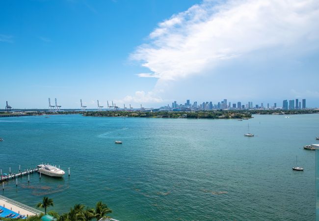 Departamento en Miami Beach - Outstanding 1BR Suite Pool & Bay View Departamento en Miami Beach - Outstanding 1BR Suite Pool & Bay View