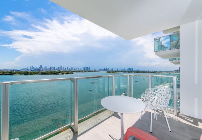 Departamento en Miami Beach - Outstanding 1BR Suite Pool & Bay View Departamento en Miami Beach - Outstanding 1BR Suite Pool & Bay View