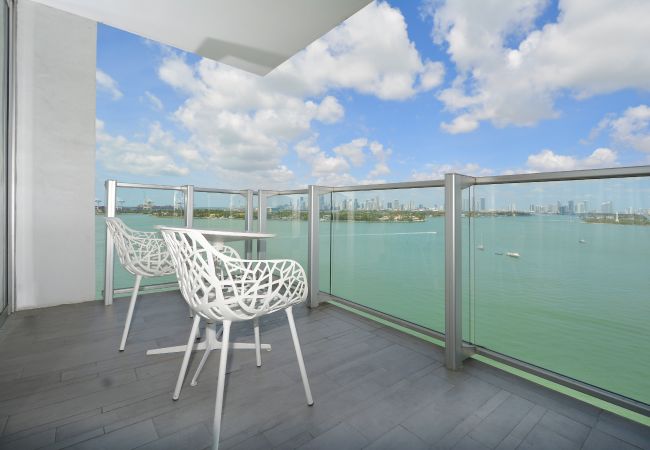 Departamento en Miami Beach - Grand 3-Room Suite Sunset Bay View Departamento en Miami Beach - Grand 3-Room Suite Sunset Bay View