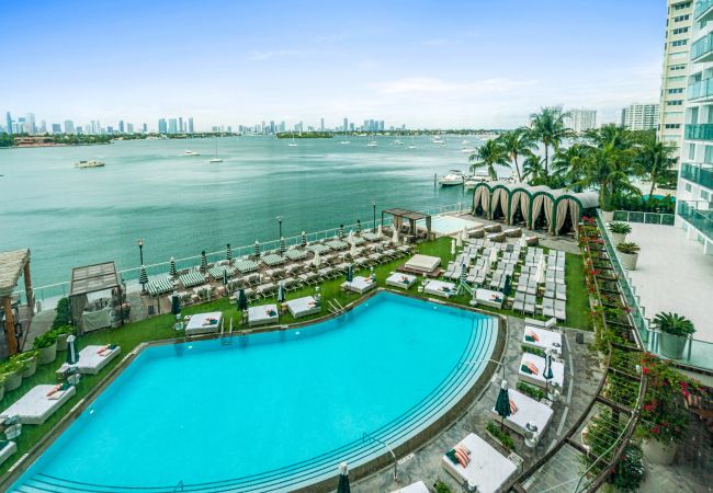 Departamento en Miami Beach - Brilliant 1BR Suite w Bay View 5*