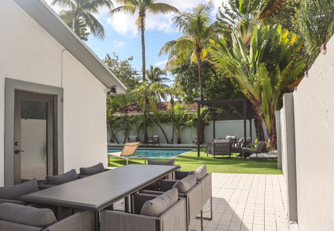 Casa en Miami - Gorgeous 3BR House with Pool Sunset Views Casa en Miami - Gorgeous 3BR House with Pool Sunset Views