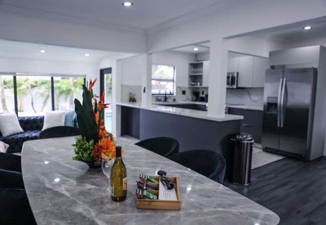 Casa en Miami - Gorgeous 3BR House with Pool Sunset Views Casa en Miami - Gorgeous 3BR House with Pool Sunset Views