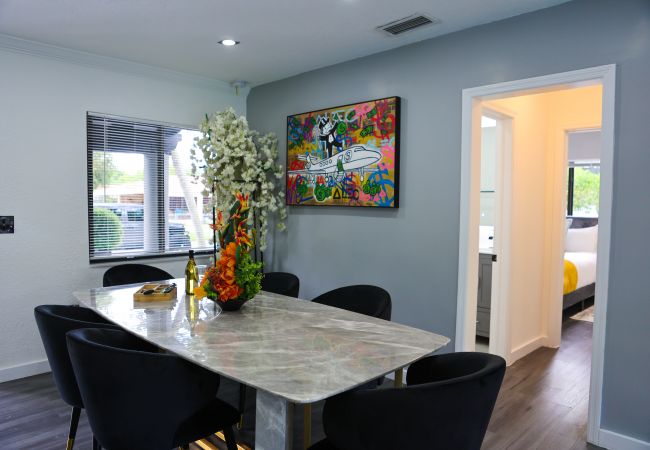 Casa en Miami - Gorgeous 3BR House with Pool Sunset Views Casa en Miami - Gorgeous 3BR House with Pool Sunset Views