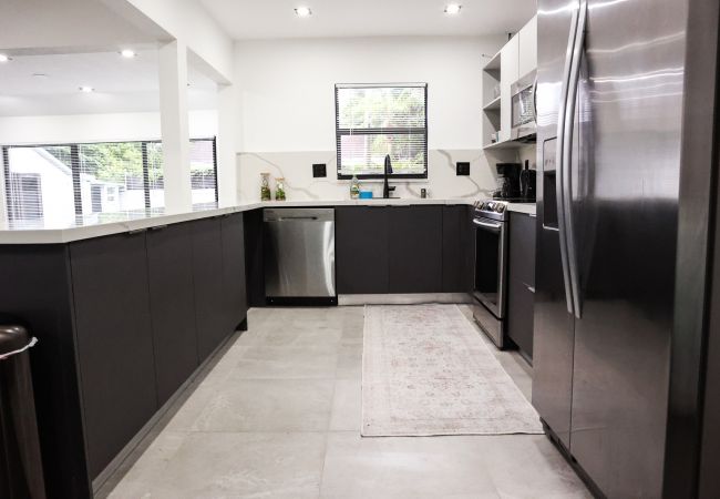 Casa en Miami - Gorgeous 3BR House with Pool Sunset Views Casa en Miami - Gorgeous 3BR House with Pool Sunset Views