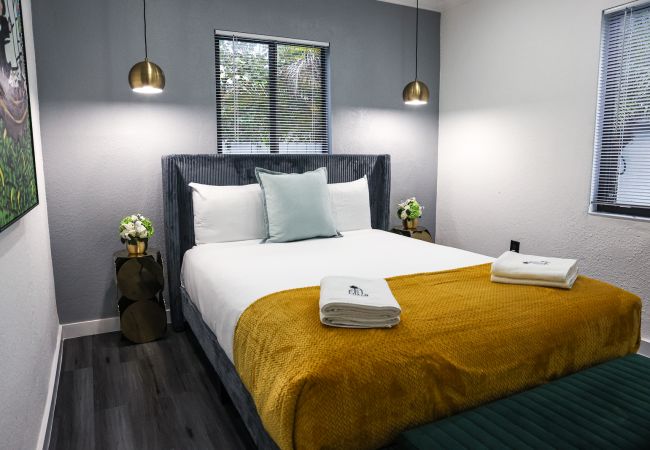 Casa en Miami - Gorgeous 3BR House with Pool Sunset Views Casa en Miami - Gorgeous 3BR House with Pool Sunset Views