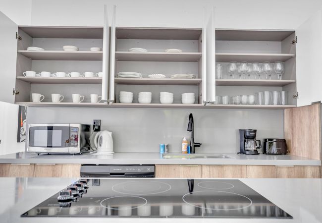 Casa en Miami - Vibrant Home in Perfect Location 16 Guests Casa en Miami - Vibrant Home in Perfect Location 16 Guests