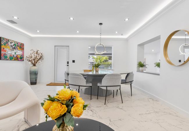 Casa en Miami - Beautiful Miami Home w Pool Central Location 10ppl Casa en Miami - Beautiful Miami Home w Pool Central Location 10ppl