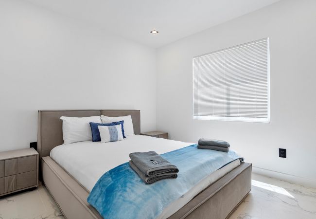 Casa en Miami - Beautiful Miami Home w Pool Central Location 10ppl Casa en Miami - Beautiful Miami Home w Pool Central Location 10ppl