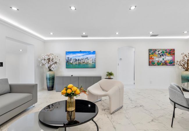 Casa en Miami - Beautiful Miami Home w Pool Central Location 10ppl Casa en Miami - Beautiful Miami Home w Pool Central Location 10ppl