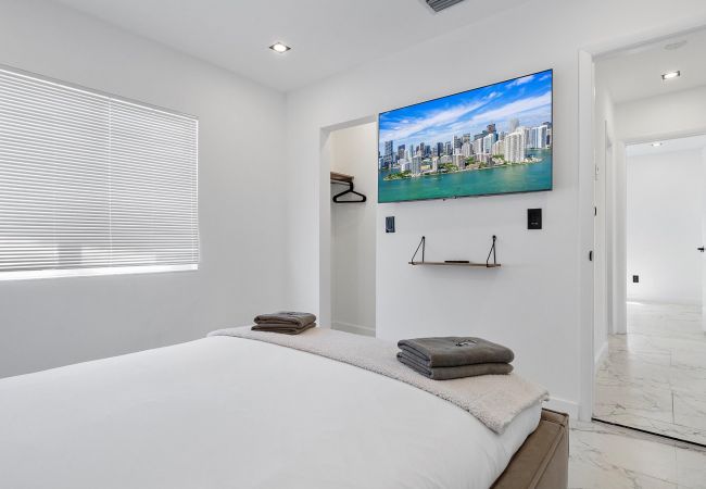 Casa en Miami - Beautiful Miami Home w Pool Central Location 10ppl Casa en Miami - Beautiful Miami Home w Pool Central Location 10ppl