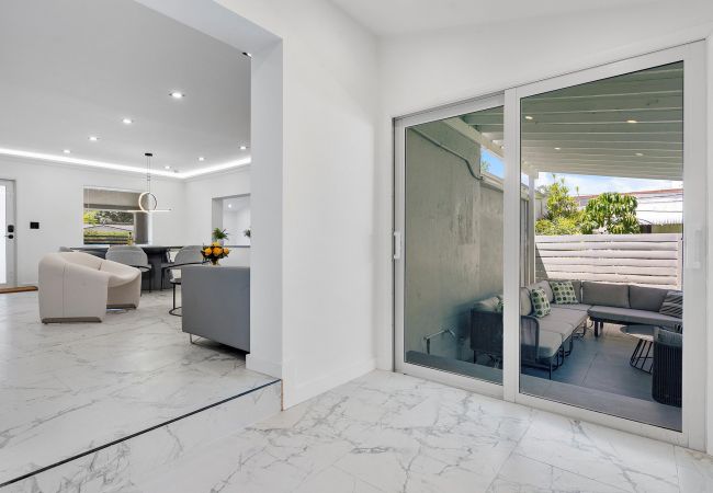 Casa en Miami - Beautiful Miami Home w Pool Central Location 10ppl Casa en Miami - Beautiful Miami Home w Pool Central Location 10ppl