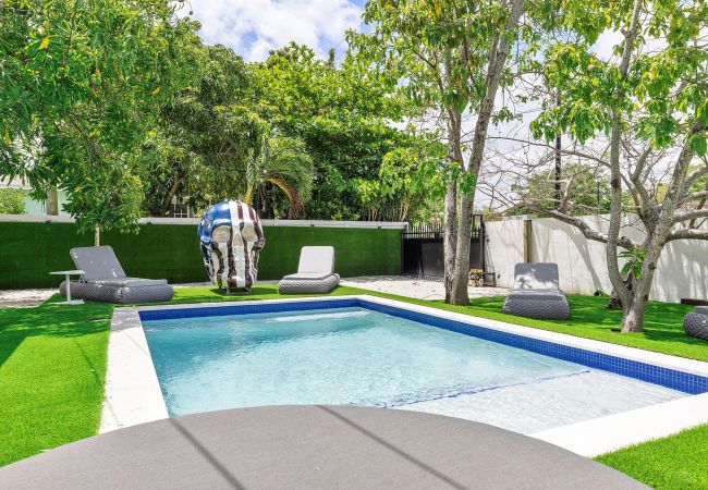 Casa en Miami - MAGNIFICENT HOUSE 5BR W POOL  12PPL PRIME LOCATION Casa en Miami - MAGNIFICENT HOUSE 5BR W POOL  12PPL PRIME LOCATION