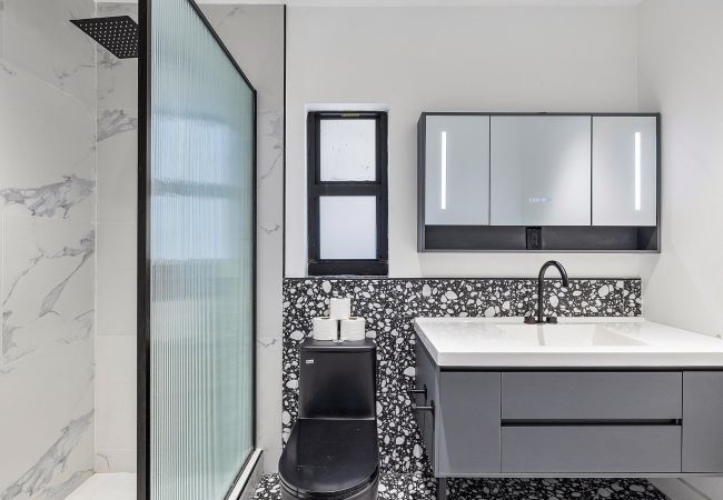 Casa en Miami - MAGNIFICENT HOUSE 5BR W POOL  12PPL PRIME LOCATION Casa en Miami - MAGNIFICENT HOUSE 5BR W POOL  12PPL PRIME LOCATION