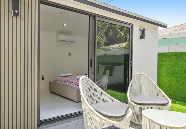 Casa en Miami - MAGNIFICENT HOUSE 5BR W POOL  12PPL PRIME LOCATION Casa en Miami - MAGNIFICENT HOUSE 5BR W POOL  12PPL PRIME LOCATION