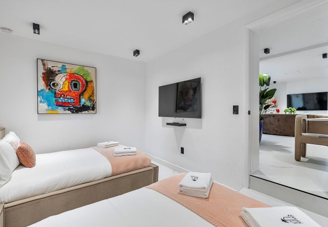 Casa en Miami - EXTRAORDINARY HOUSE 4BR DESIGN DISTRICT Casa en Miami - EXTRAORDINARY HOUSE 4BR DESIGN DISTRICT