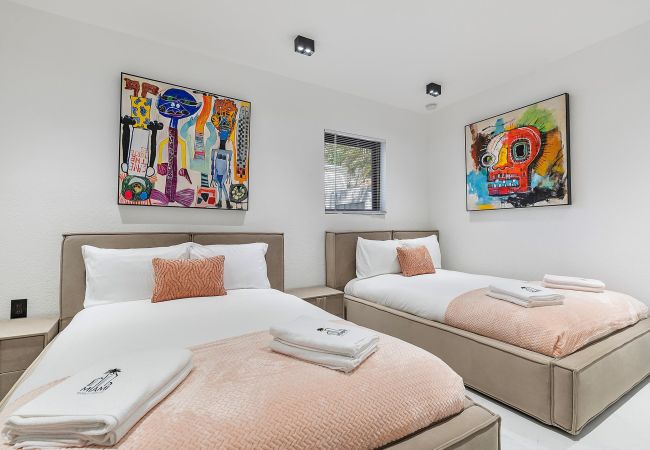 Casa en Miami - EXTRAORDINARY HOUSE 4BR DESIGN DISTRICT Casa en Miami - EXTRAORDINARY HOUSE 4BR DESIGN DISTRICT