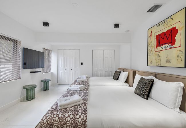 Casa en Miami - EXTRAORDINARY HOUSE 4BR DESIGN DISTRICT Casa en Miami - EXTRAORDINARY HOUSE 4BR DESIGN DISTRICT