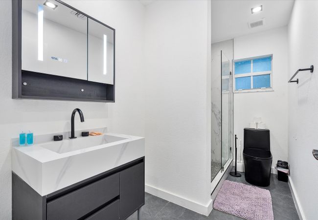 Casa en Miami - MODERN DESIGN DISTRICT HOUSE 7 GUESTS WITH POOL Casa en Miami - MODERN DESIGN DISTRICT HOUSE 7 GUESTS WITH POOL