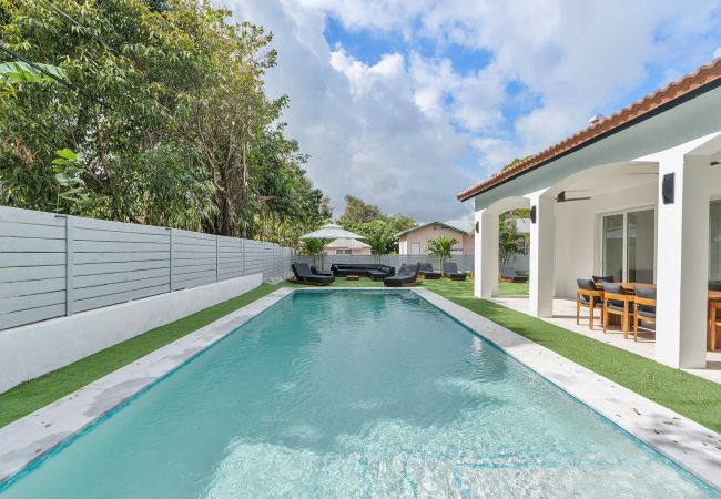 Casa en Miami - UPSCALE VACATION HOUSE IN HEART OF DESIGN DISTRICT Casa en Miami - UPSCALE VACATION HOUSE IN HEART OF DESIGN DISTRICT
