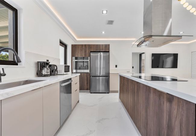 Casa en Coral Gables - Cozy & Modern Coral Gables Holiday Oasis W pool Casa en Coral Gables - Cozy & Modern Coral Gables Holiday Oasis W pool