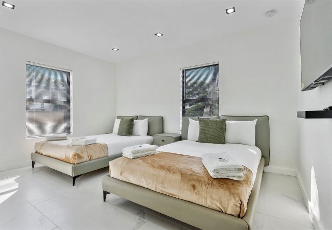 Casa en Coral Gables - Cozy & Modern Coral Gables Holiday Oasis W pool Casa en Coral Gables - Cozy & Modern Coral Gables Holiday Oasis W pool