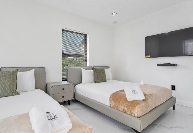 Casa en Coral Gables - Cozy & Modern Coral Gables Holiday Oasis W pool Casa en Coral Gables - Cozy & Modern Coral Gables Holiday Oasis W pool