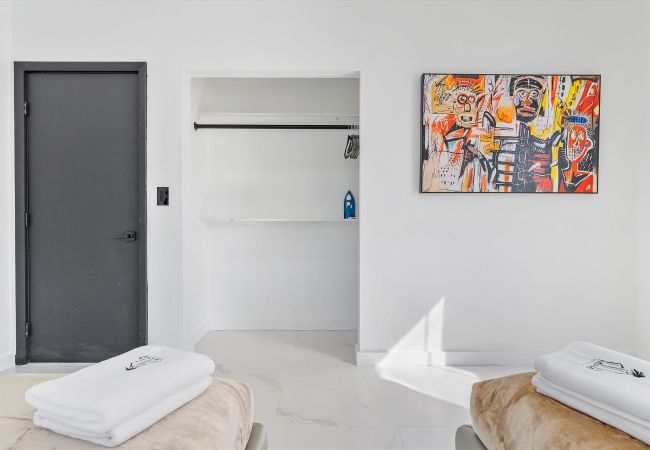 Casa en Coral Gables - Cozy & Modern Coral Gables Holiday Oasis W pool Casa en Coral Gables - Cozy & Modern Coral Gables Holiday Oasis W pool