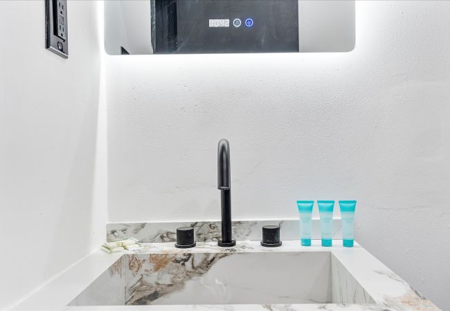 Casa en Coral Gables - Cozy & Modern Coral Gables Holiday Oasis W pool Casa en Coral Gables - Cozy & Modern Coral Gables Holiday Oasis W pool