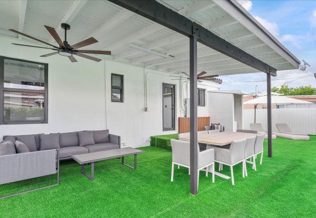 Casa en Coral Gables - Cozy & Modern Coral Gables Holiday Oasis W pool Casa en Coral Gables - Cozy & Modern Coral Gables Holiday Oasis W pool