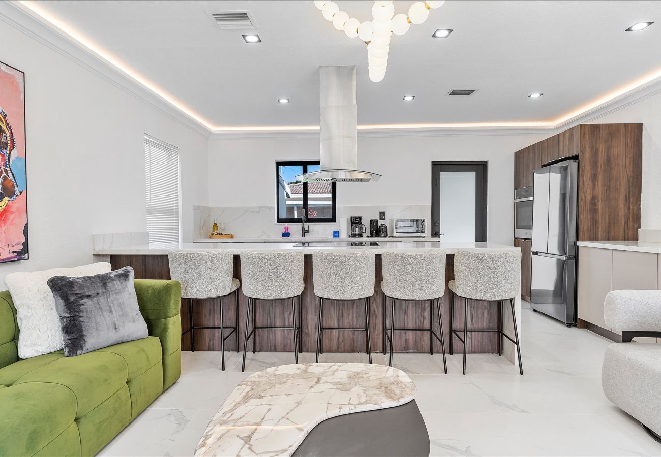 Casa en Coral Gables - Cozy & Modern Coral Gables Holiday Oasis W pool