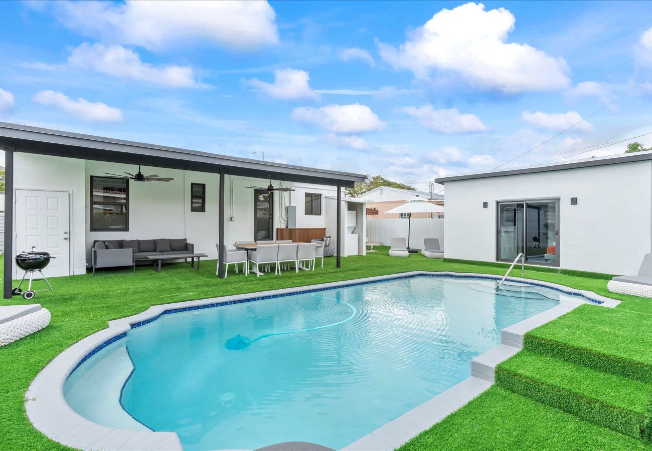 Casa en Coral Gables - Cozy & Modern Coral Gables Holiday Oasis W pool