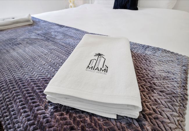 Casa en Miami - 6br Glamorous oasis Villa W Pool & Beach Volleybal Casa en Miami - 6br Glamorous oasis Villa W Pool & Beach Volleybal