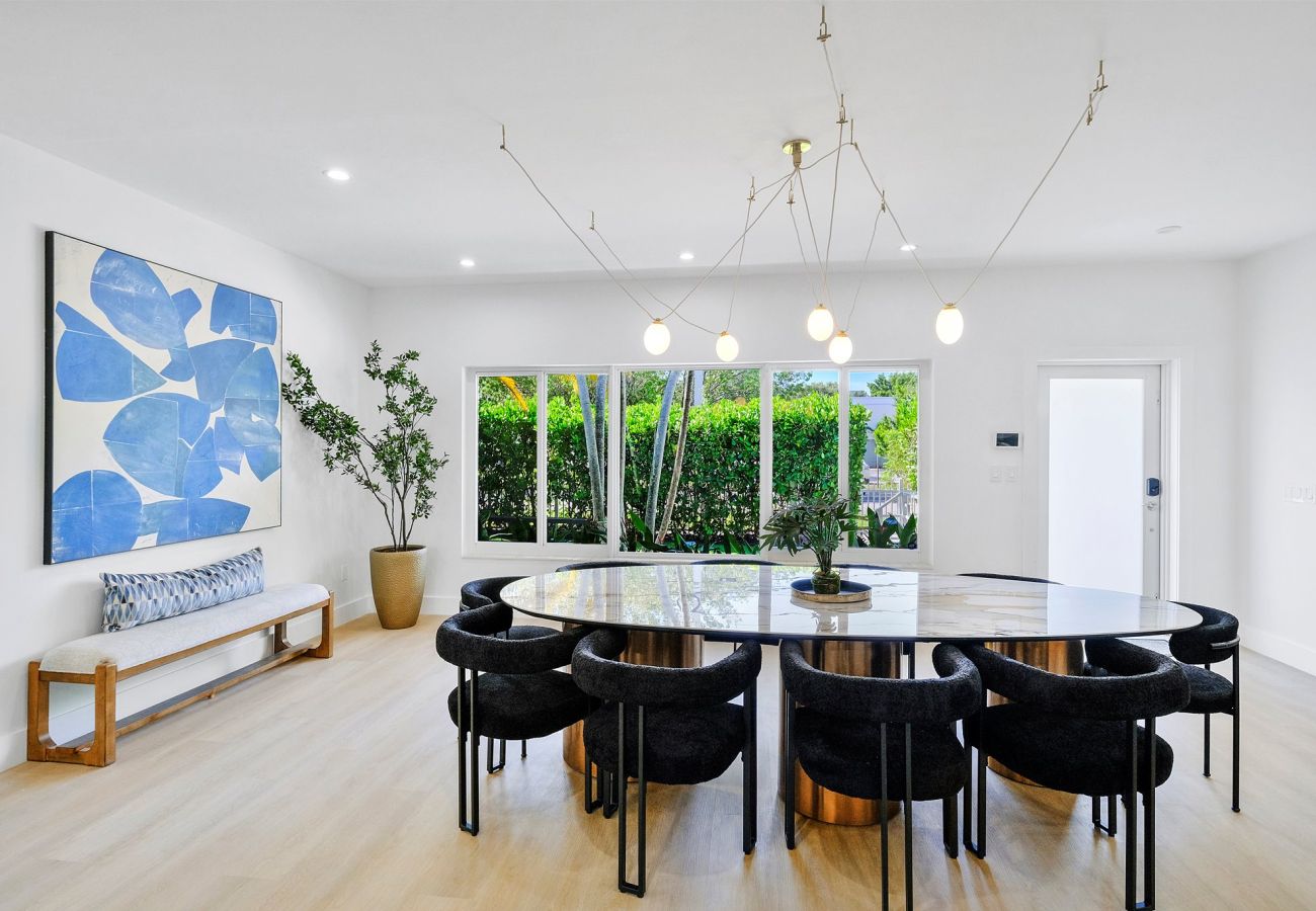 Casa en Miami - 6br Glamorous oasis Villa W Pool & Beach Volleybal