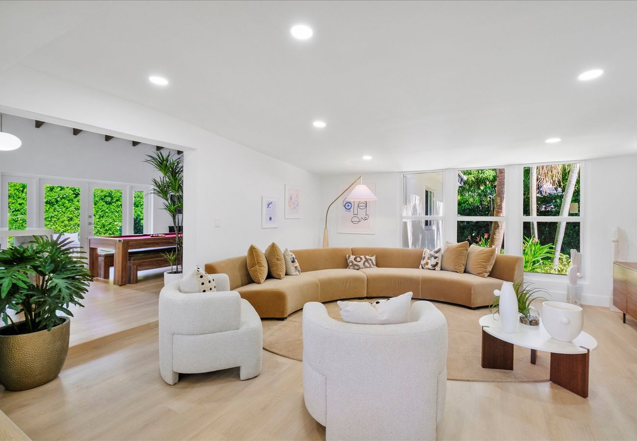 Casa en Miami - 6br Glamorous oasis Villa W Pool & Beach Volleybal