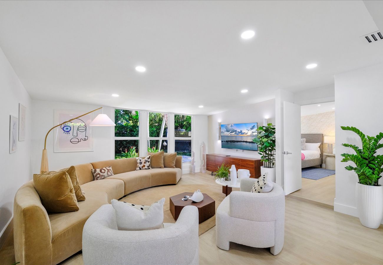 Casa en Miami - 6br Glamorous oasis Villa W Pool & Beach Volleybal