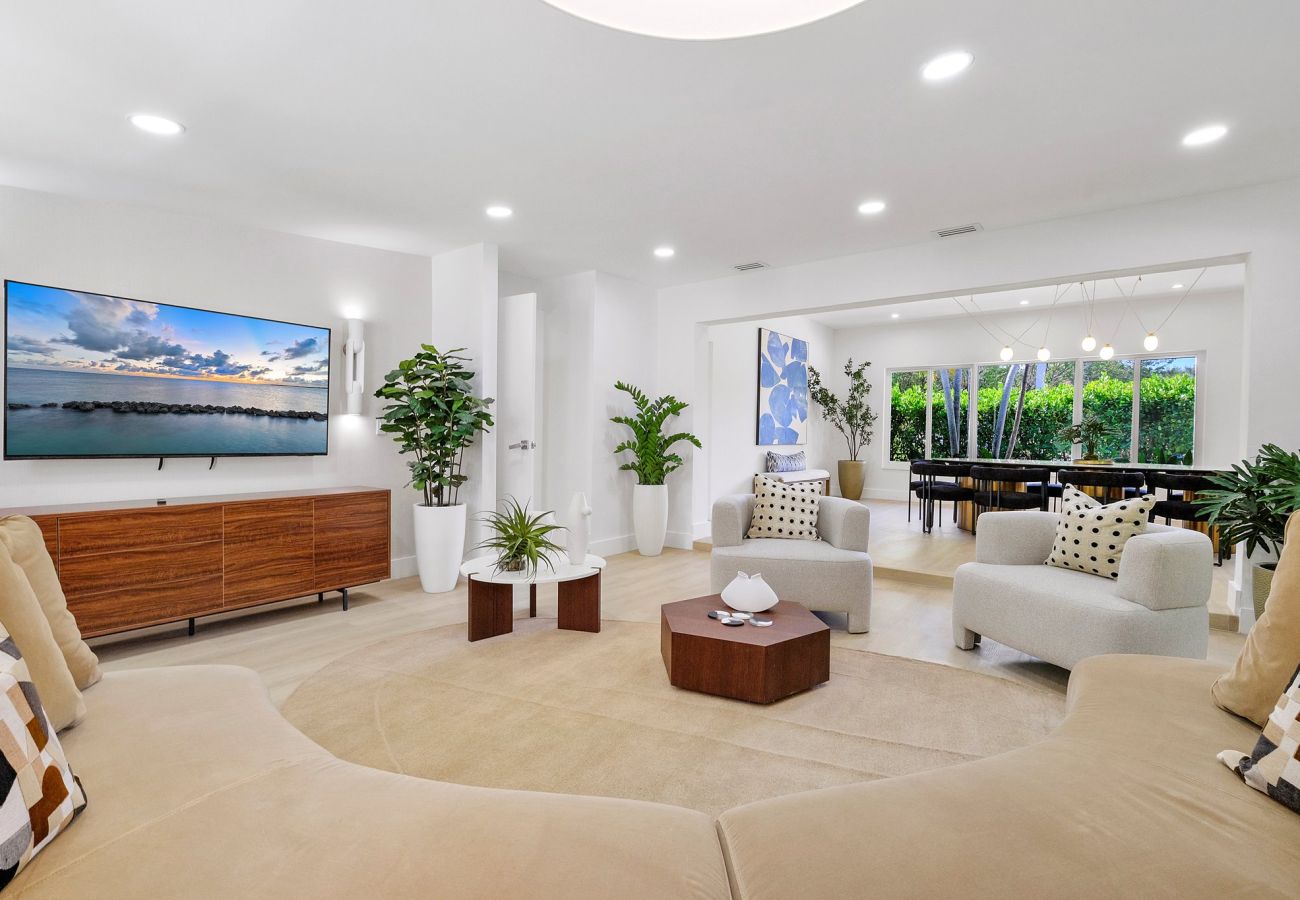 Casa en Miami - 6br Glamorous oasis Villa W Pool & Beach Volleybal