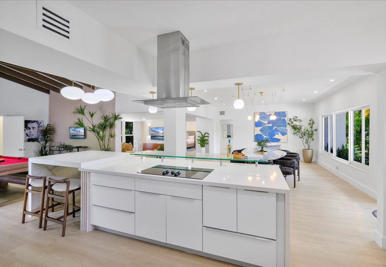 Casa en Miami - 6br Glamorous oasis Villa W Pool & Beach Volleybal