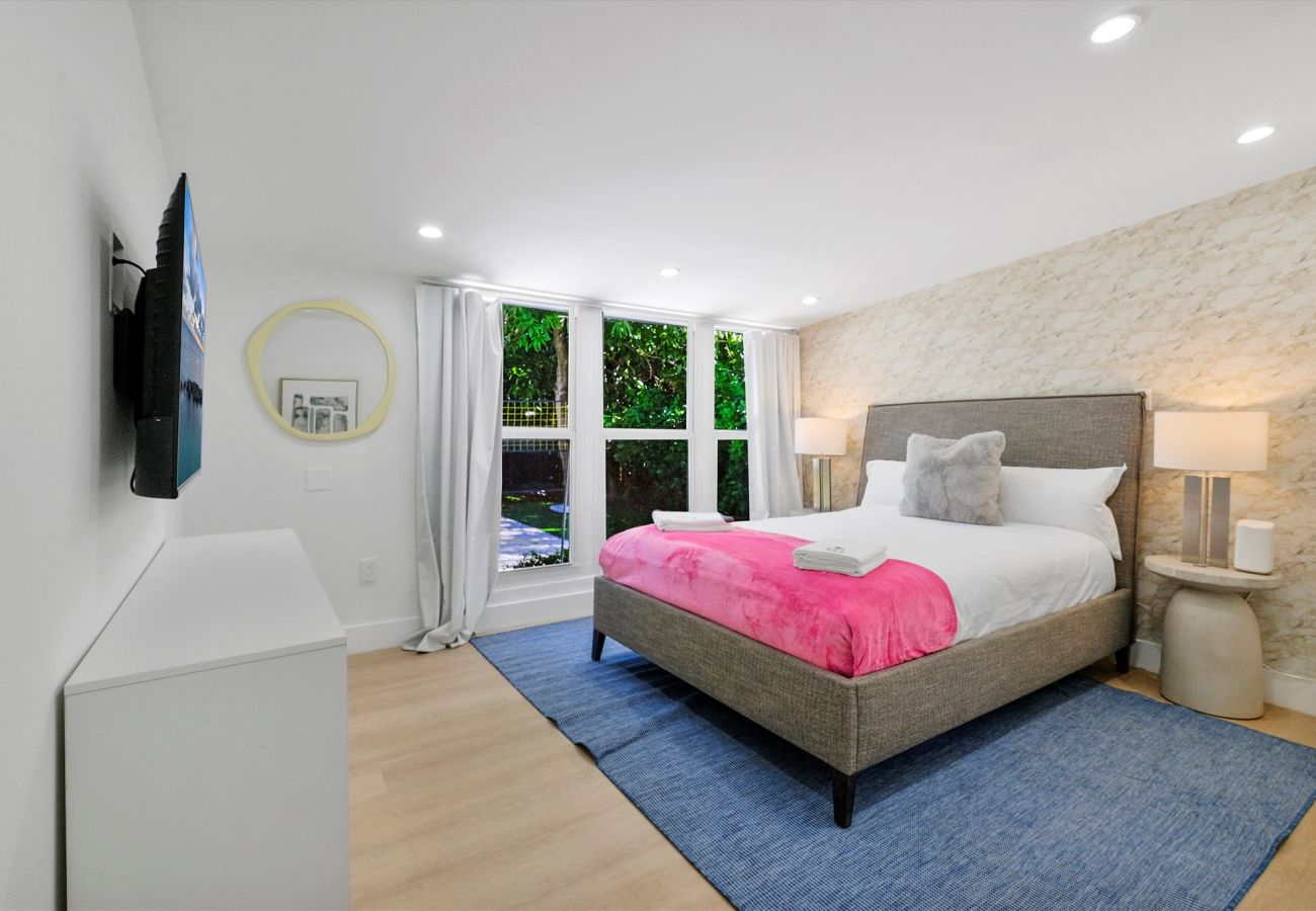Casa en Miami - 6br Glamorous oasis Villa W Pool & Beach Volleybal