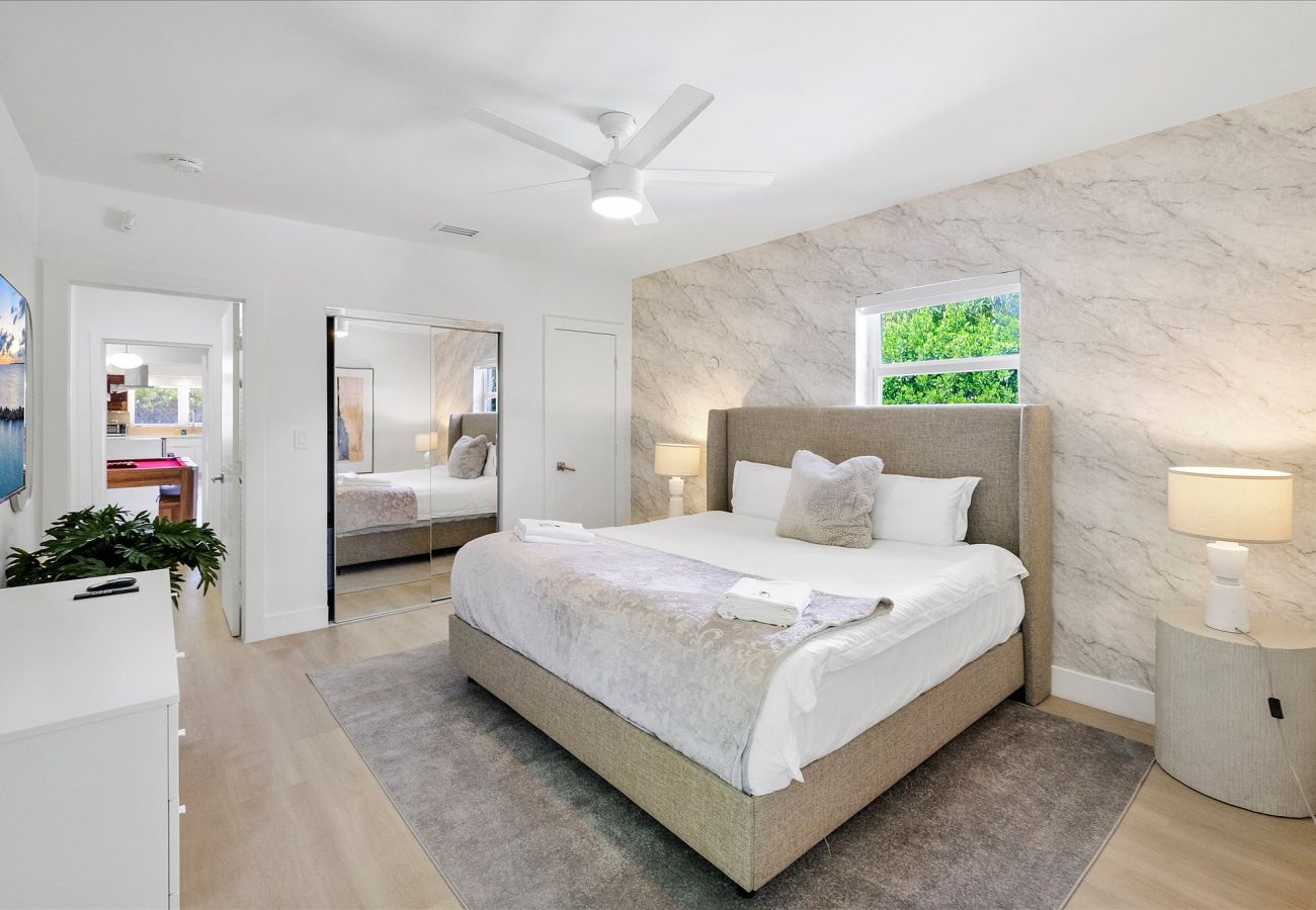 Casa en Miami - 6br Glamorous oasis Villa W Pool & Beach Volleybal