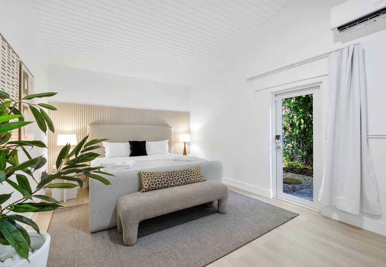 Casa en Miami - 6br Glamorous oasis Villa W Pool & Beach Volleybal