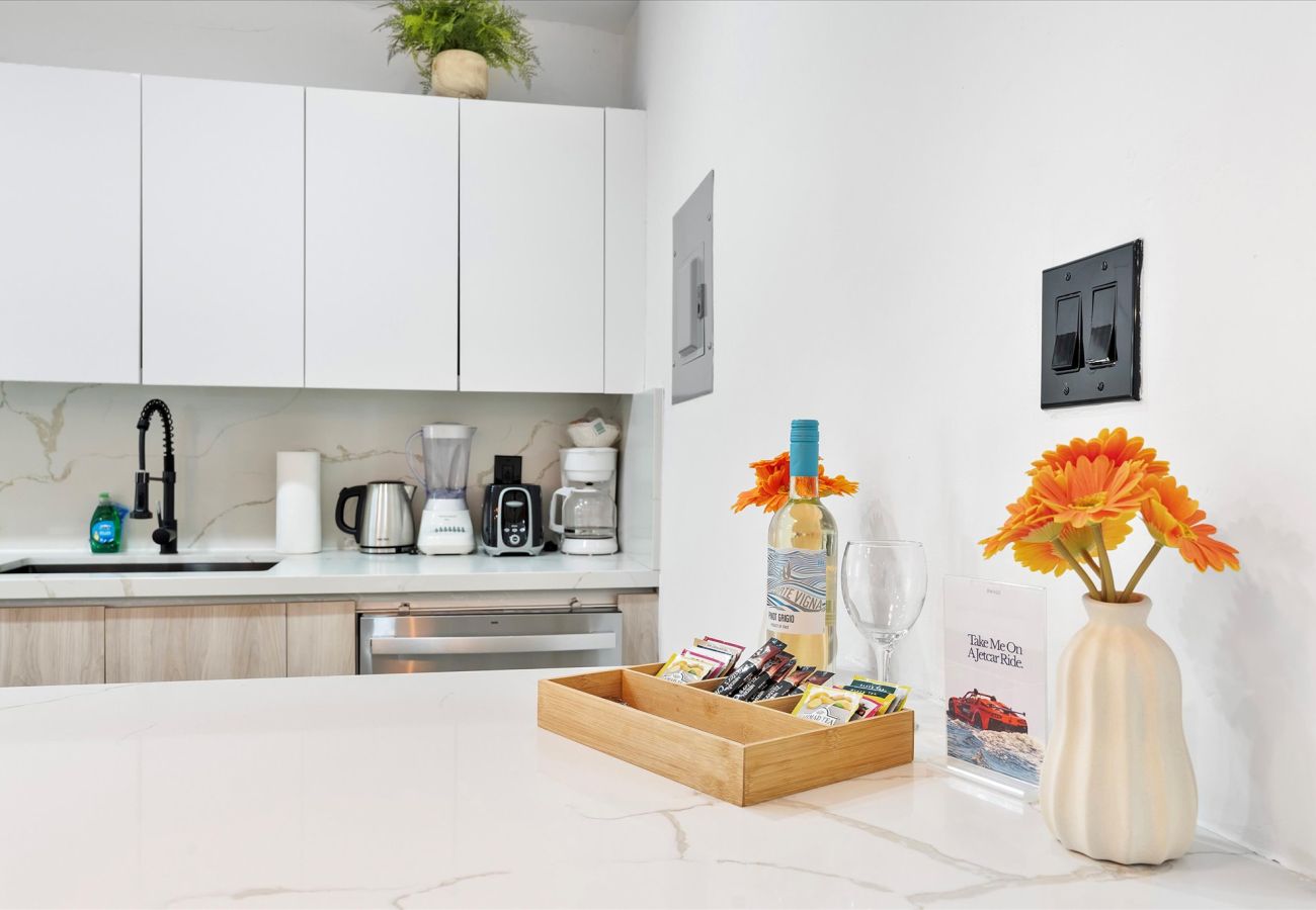 Casa en Miami - Divine Miami Vacation Home W large pool