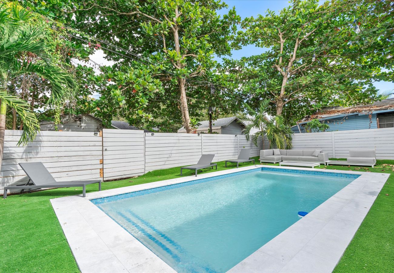 Casa en Miami - Divine Miami Vacation Home W large pool
