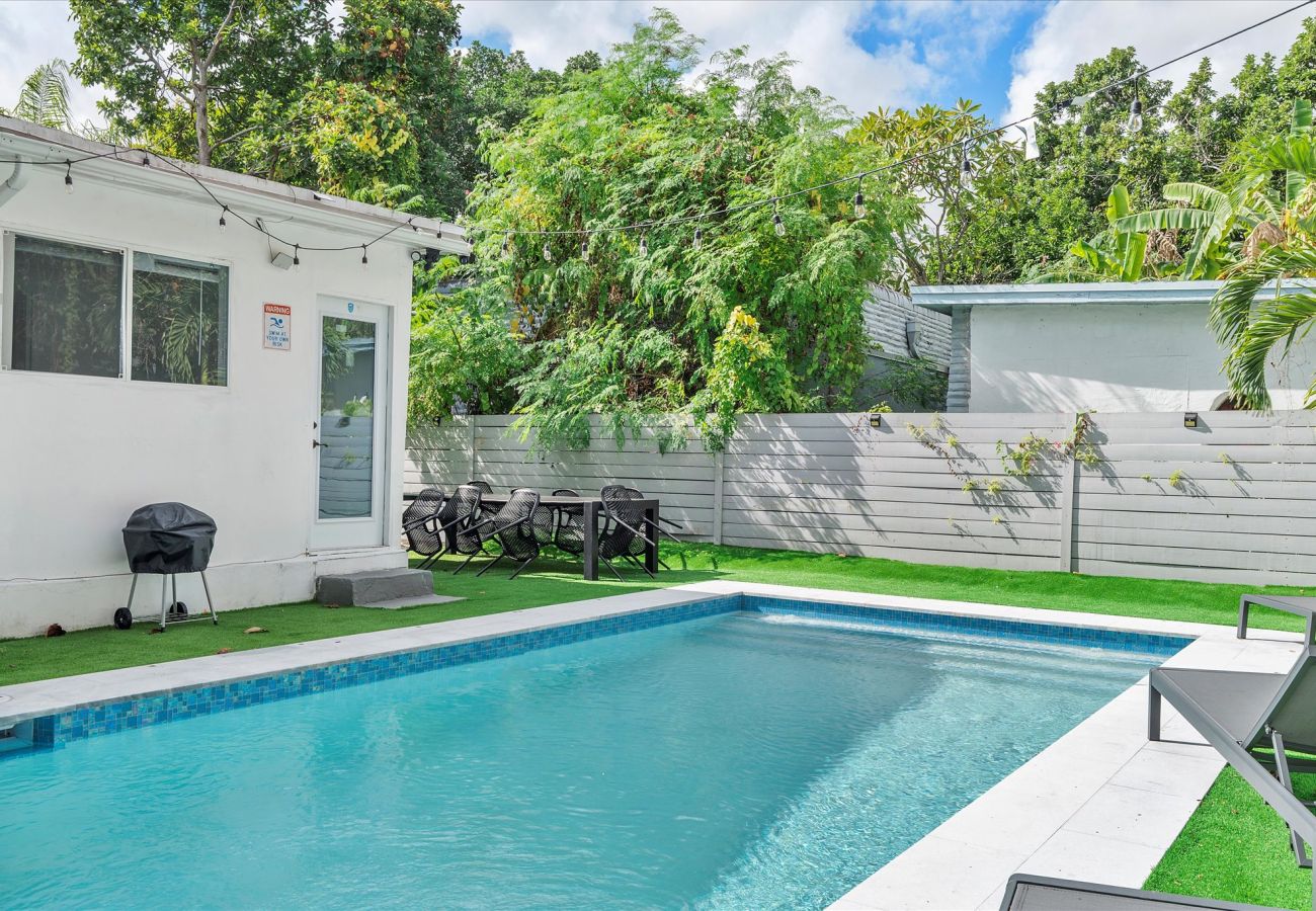 Casa en Miami - Divine Miami Vacation Home W large pool