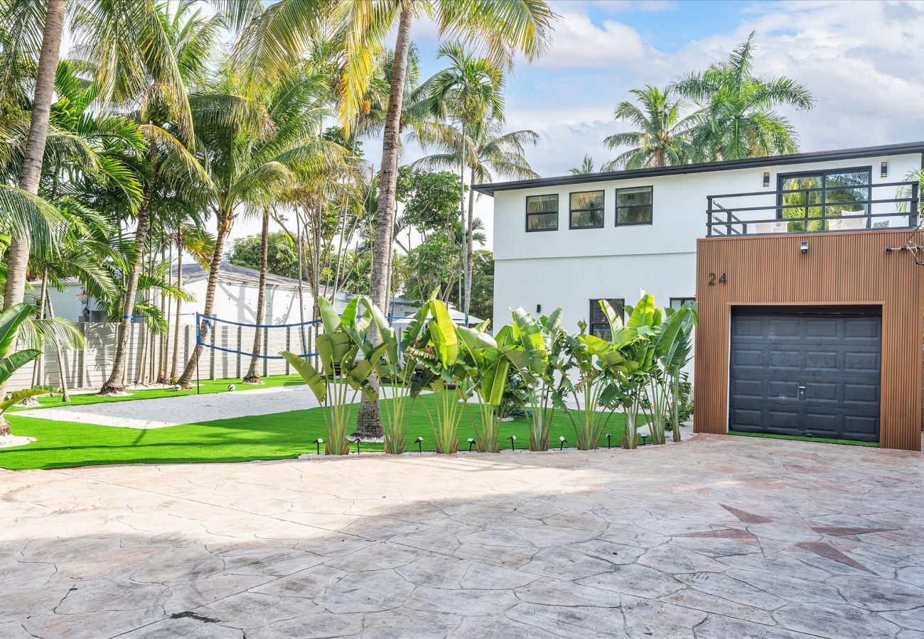 Casa en Miami - Elite Resort style pool estate W tremendous backya
