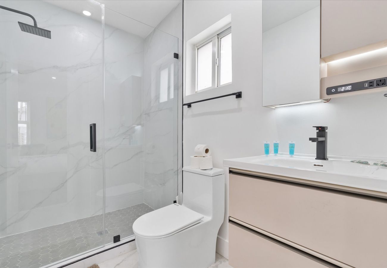 Casa en Miami - Elite Resort style pool estate W tremendous backya