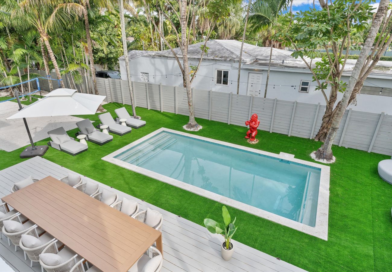 Casa en Miami - Elite Resort style pool estate W tremendous backya