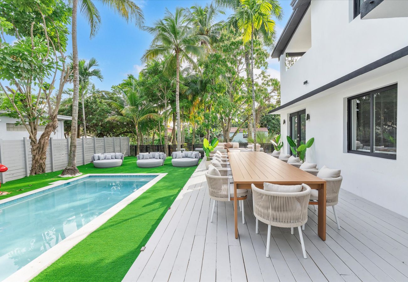 Casa en Miami - Elite Resort style pool estate W tremendous backya