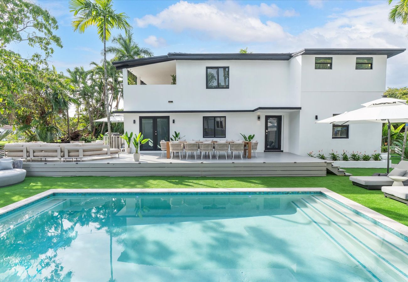 Casa en Miami - Elite Resort style pool estate W tremendous backya