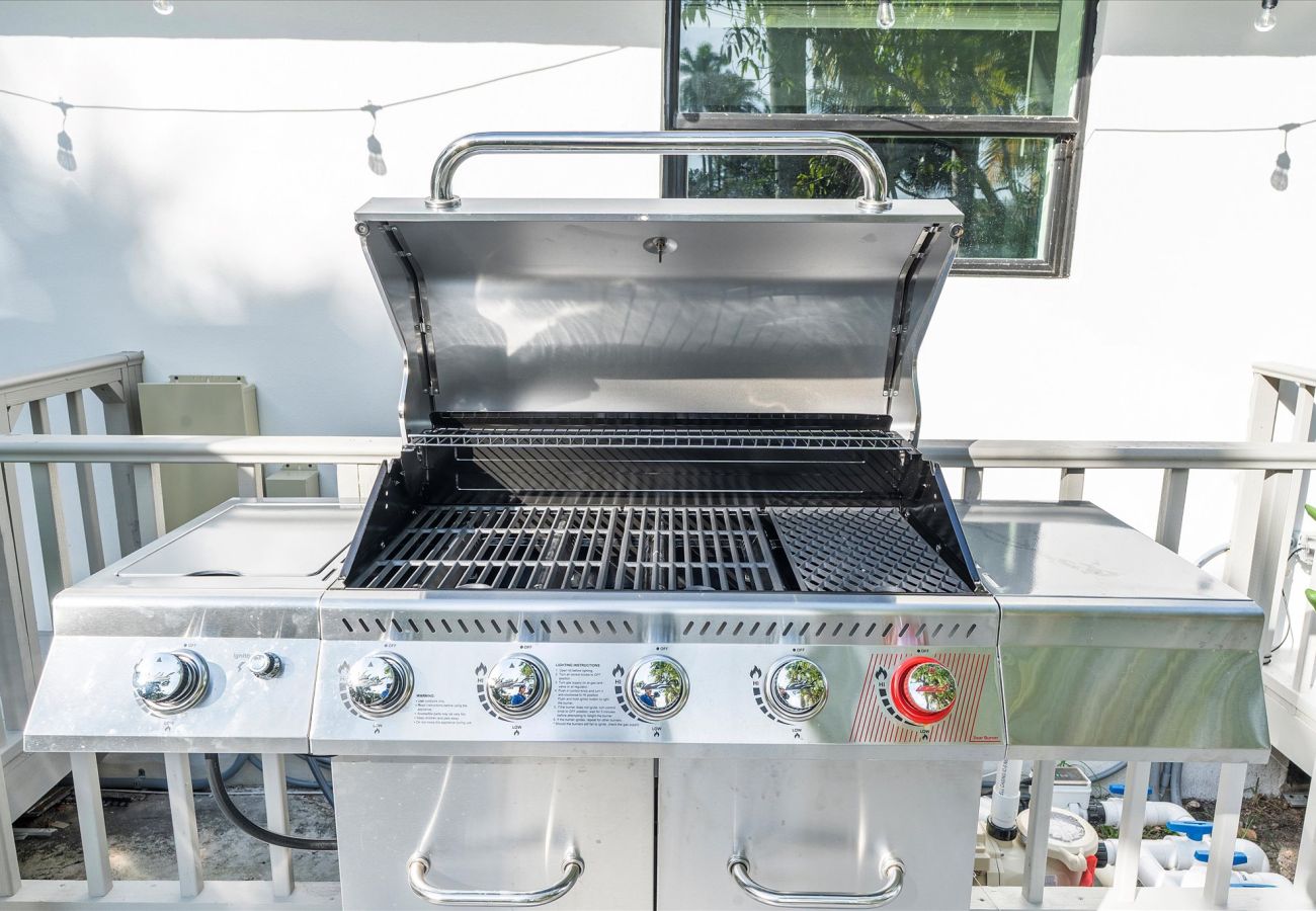 Casa en Miami - Elite Resort style pool estate W tremendous backya