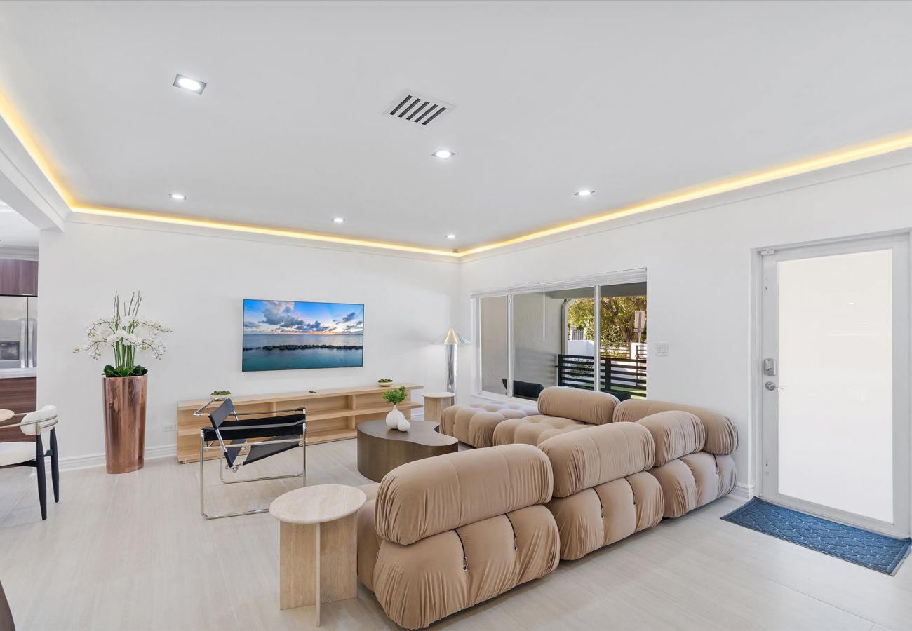 Casa en Miami - The Group Poolside Miami Heaven House